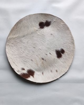 Piel de buey / vaca tambor semigruesa con pelo M