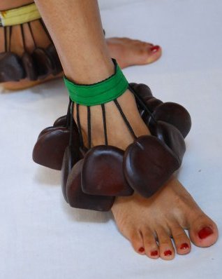 Sonajero de pie Entada